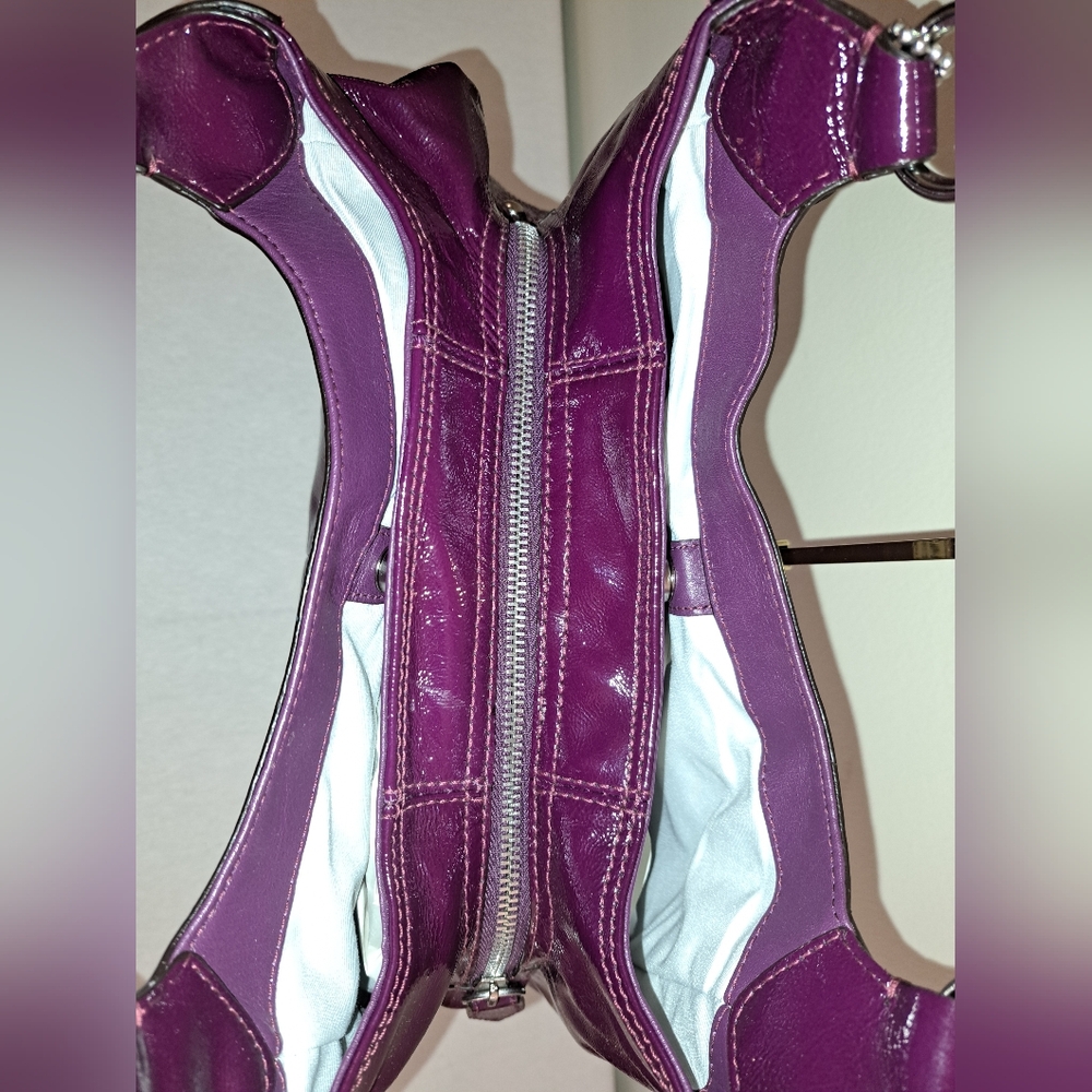 COACH SOHO Patent Leather Hobo In Plum W/Silver Hardware, Y2K - Picture 7 of 16